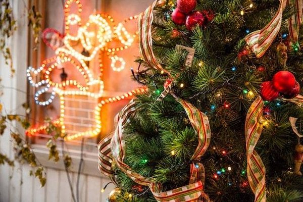 Les Tendances Incontournables pour une Décoration de Noël Magique